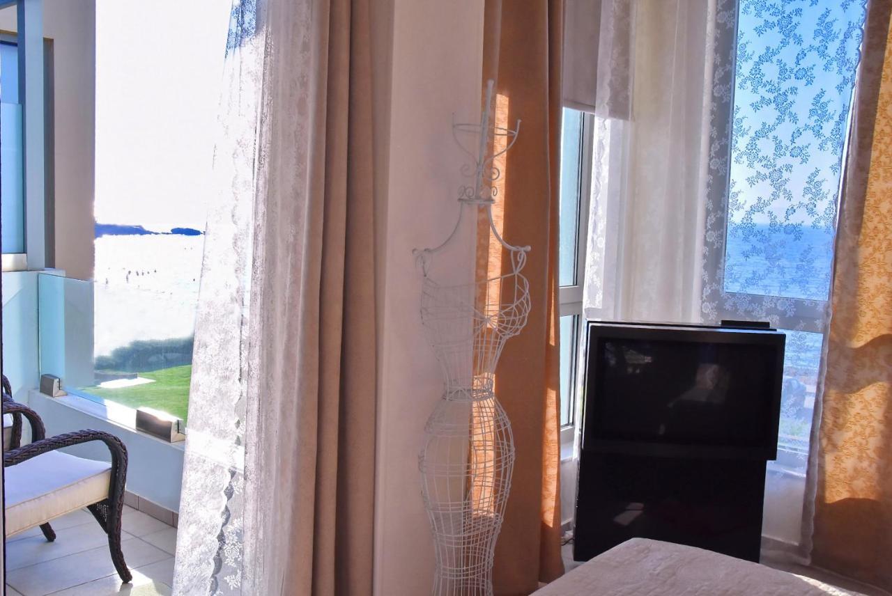 גובס Sea View Beachfront Villa Maria מראה חיצוני תמונה
