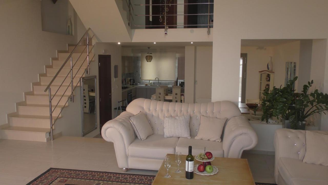 גובס Sea View Beachfront Villa Maria מראה חיצוני תמונה